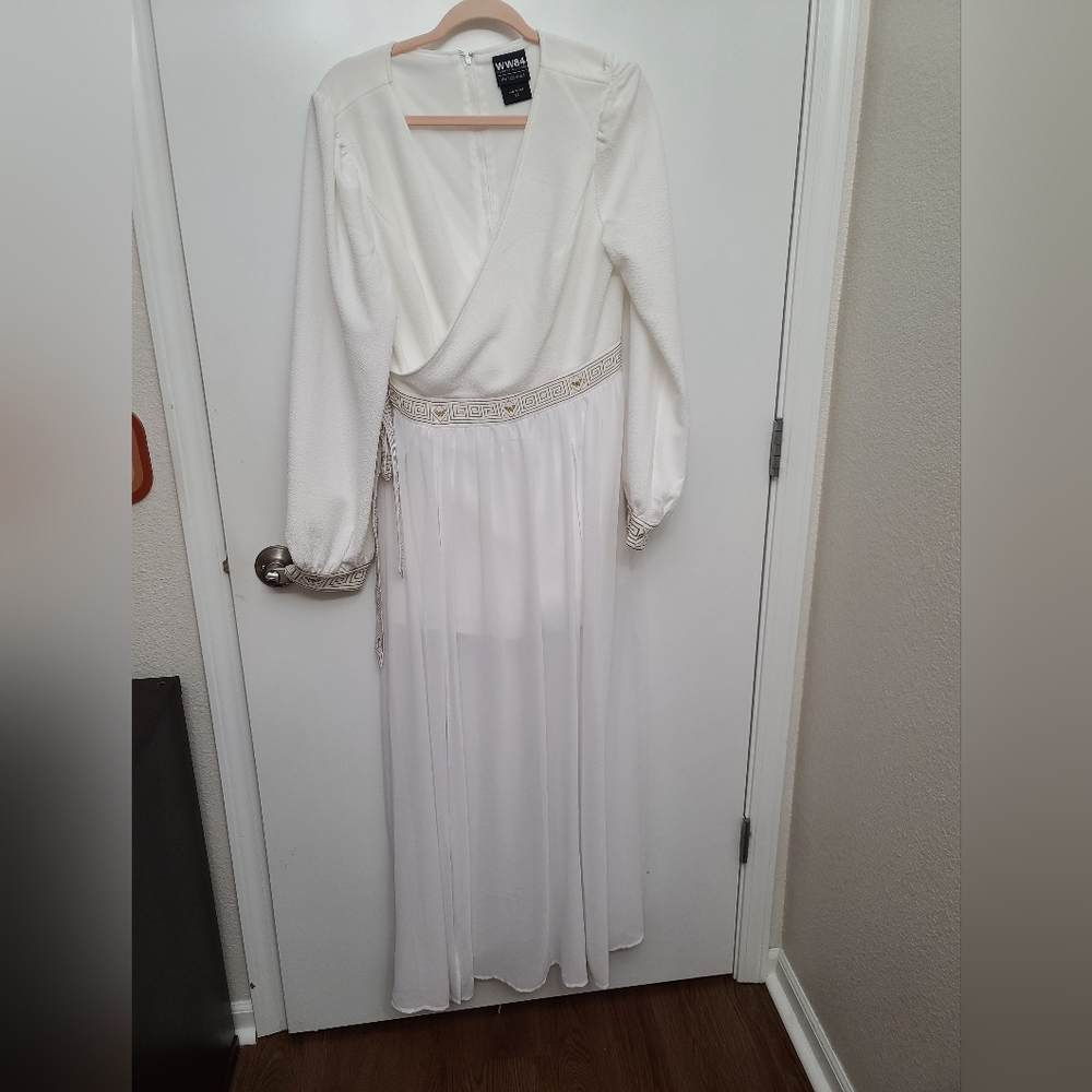 NWOT Her Universe WW84 White Romper size Large